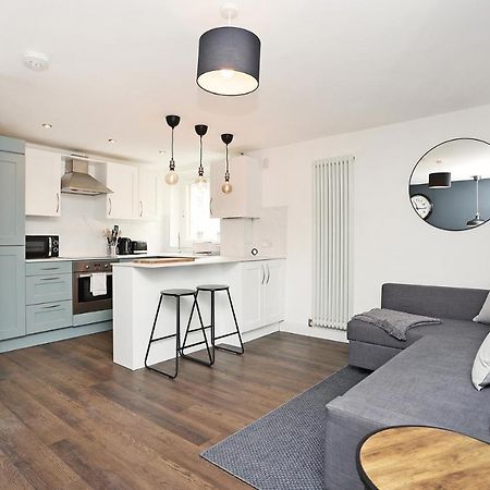 Joivy Contemporary Royal Mile Apartment With Balcony Edimburgo Esterno foto