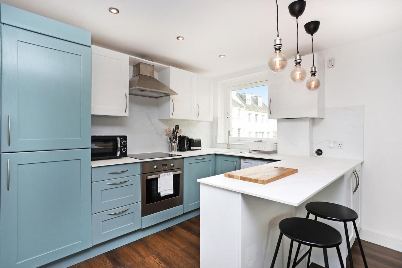 Joivy Contemporary Royal Mile Apartment With Balcony Edimburgo Esterno foto