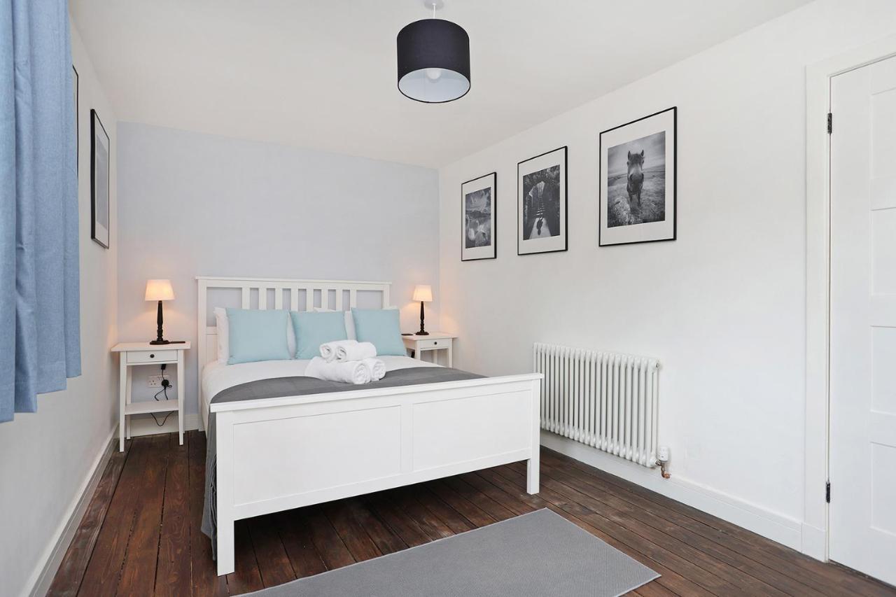 Joivy Contemporary Royal Mile Apartment With Balcony Edimburgo Esterno foto